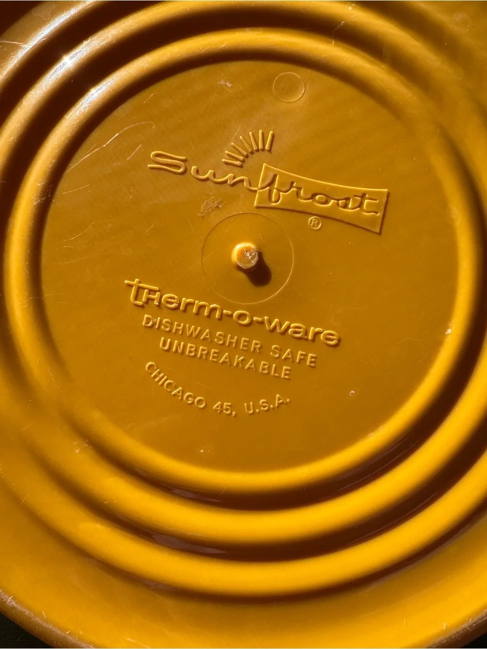💛 Large Sunfrost Thermoware and 2 Seal N’ Serve Tupperware in Harvest Yellow 🫙